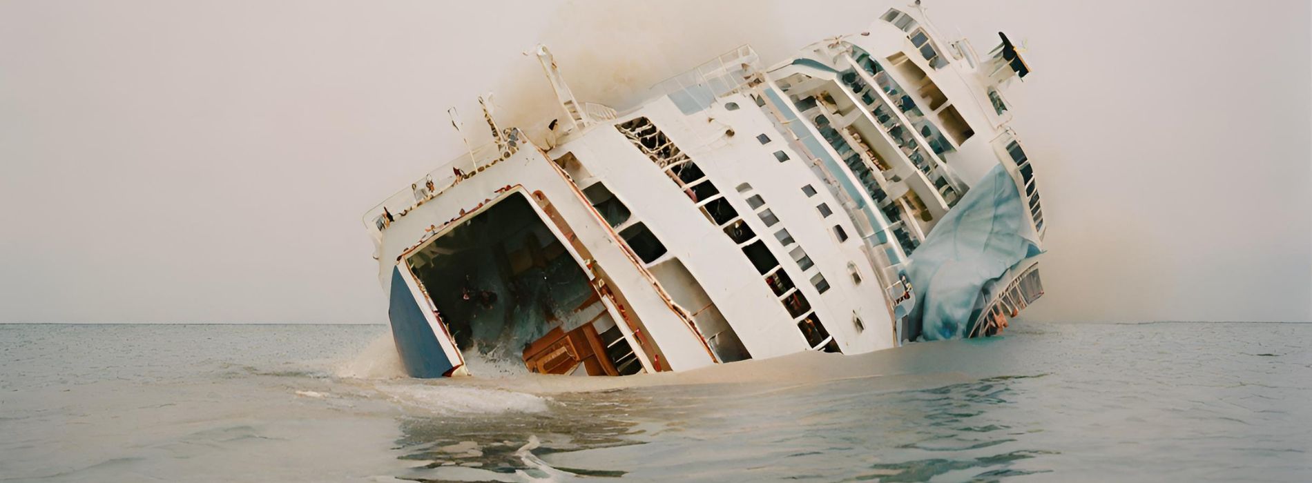 How often do cruise ships sink?