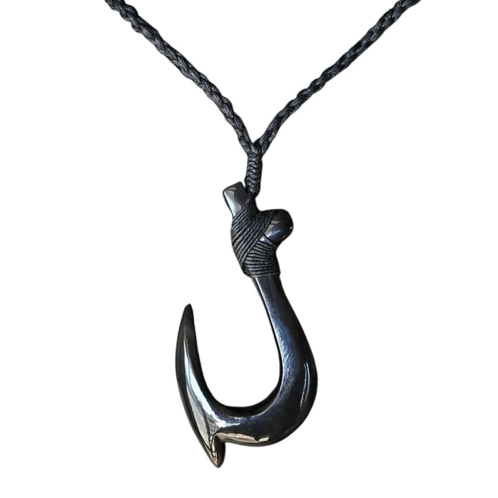 http://www.madeinsea.co/cdn/shop/files/jade-fish-hook-necklace-650.jpg?v=1696442337