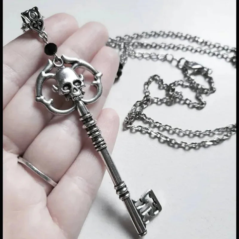 Neue antike silberne Skelettschlüssel-Halskette, Kreativitäts-Anhänger, Charm-Statement, Punk-Schmuck, Neuheit, Grunge, Gothic, Halloween-Geschenk