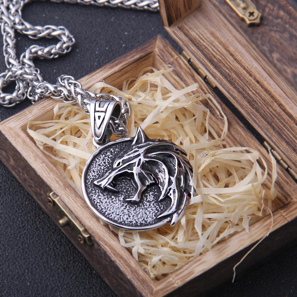 Halskette und Ring mit Anhänger „The White Wolf Witcher“ aus Edelstahl