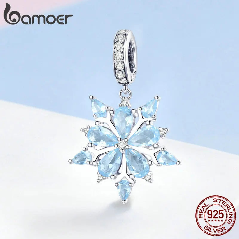 BAMOER Pendentif à breloques élégant en argent sterling 925 de haute qualité en forme de flocon de neige d'hiver bleu CZ pour colliers et bijoux SCC940