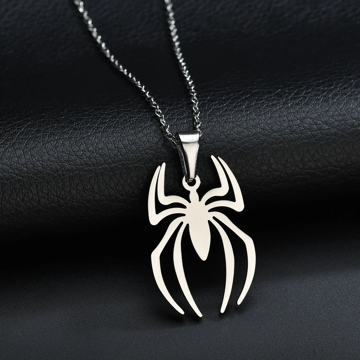 Sifisrri New Fashion Spider Halloween Pendants Round Chain Necklace Stainless Steel For Women Men Silver Color Jewelry Gift