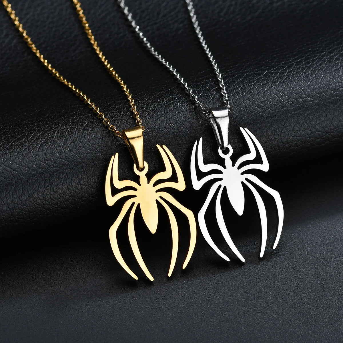 Sifisrri New Fashion Spider Halloween Pendants Round Chain Necklace Stainless Steel For Women Men Silver Color Jewelry Gift