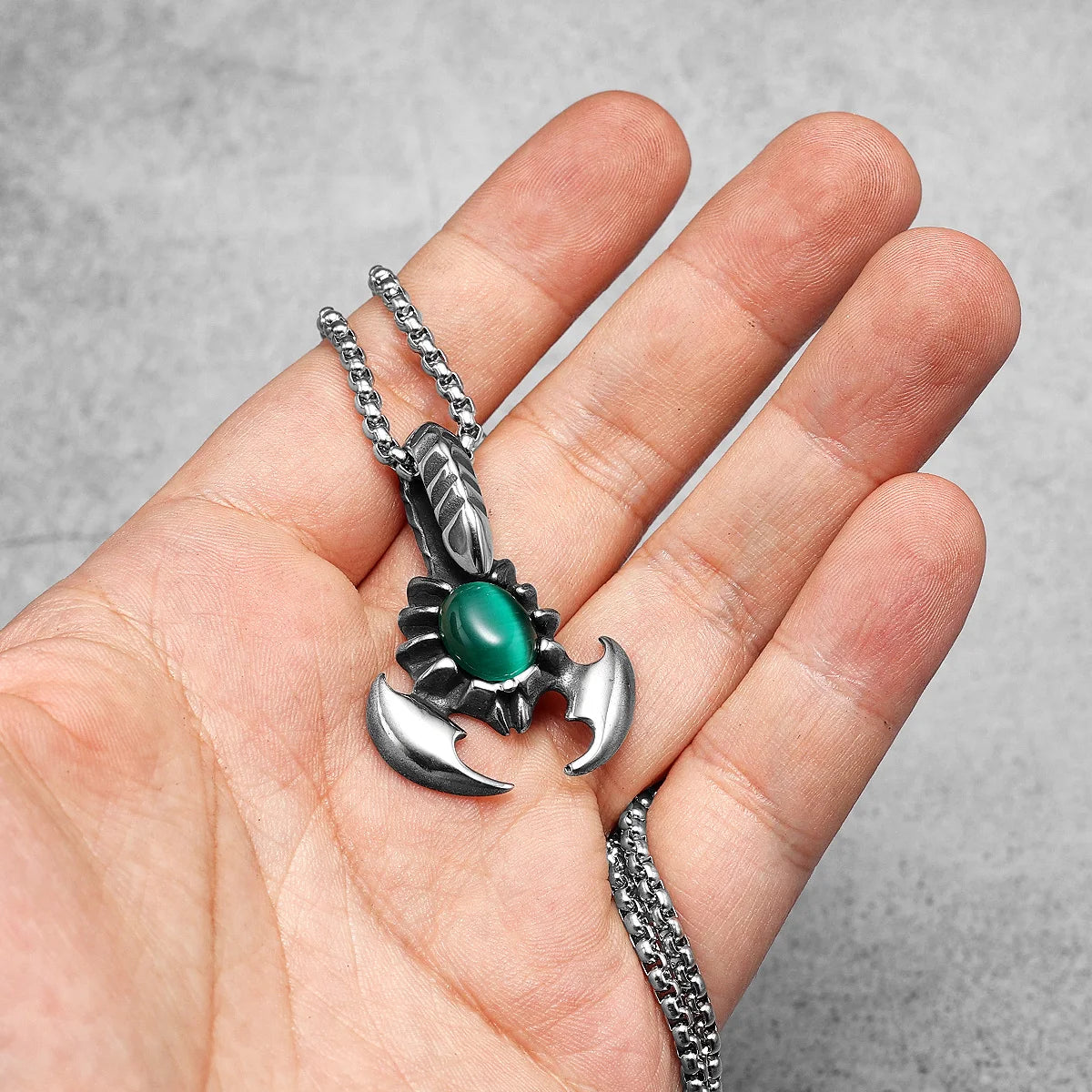 Green Gem Scorpion Pendant Men Necklace 316L Stainless Steel Amulet Chain Rock Rap for Couple Friend Male Jewelry Gift Wholesale