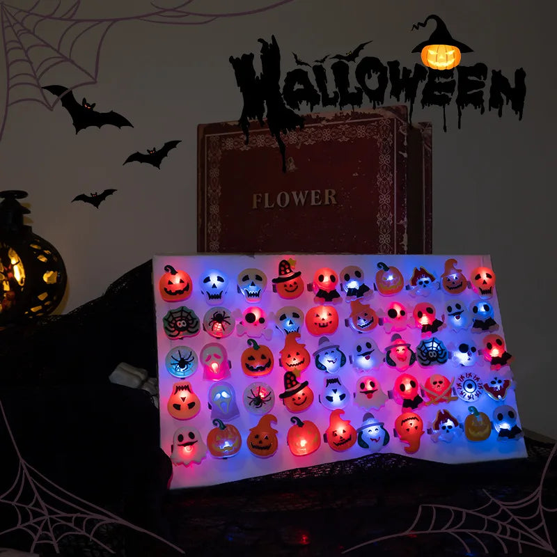 10-30 piezas de joyería para regalos de fiesta, anillos luminosos LED para Halloween, creativos anillos para dedos con forma de calavera fantasma y calabaza que brillan en la oscuridad, juguetes con luces