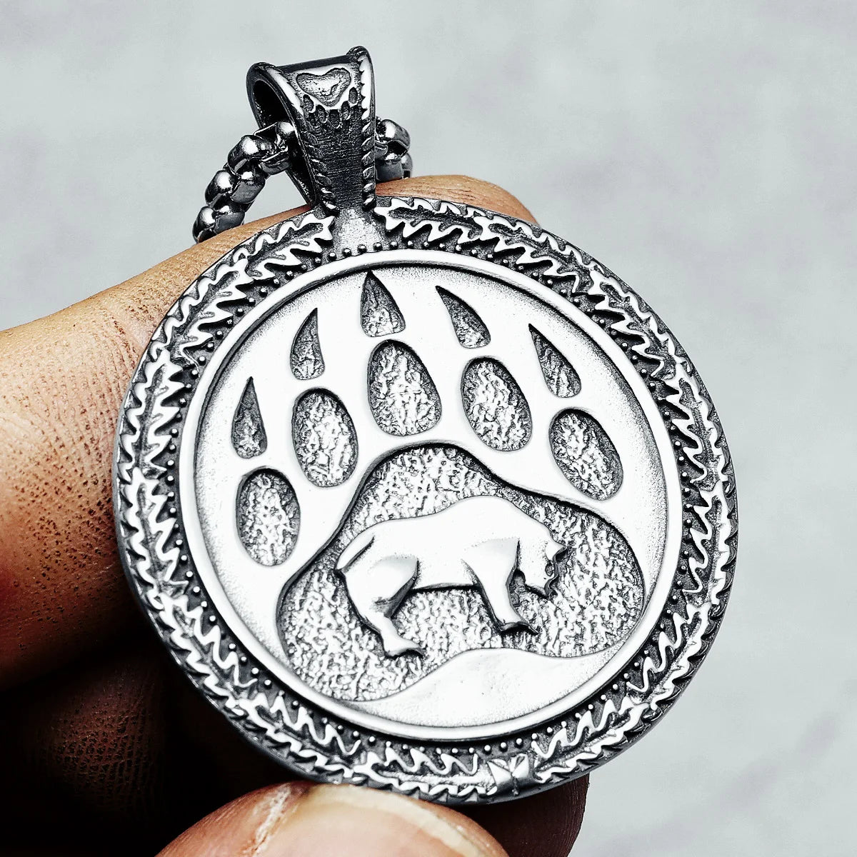 Ferocious Brown Bear Necklaces 316L Stainless Steel Animal Palm Men Pendant Chains Rock Punk for Friend Male Jewelry Best Gift