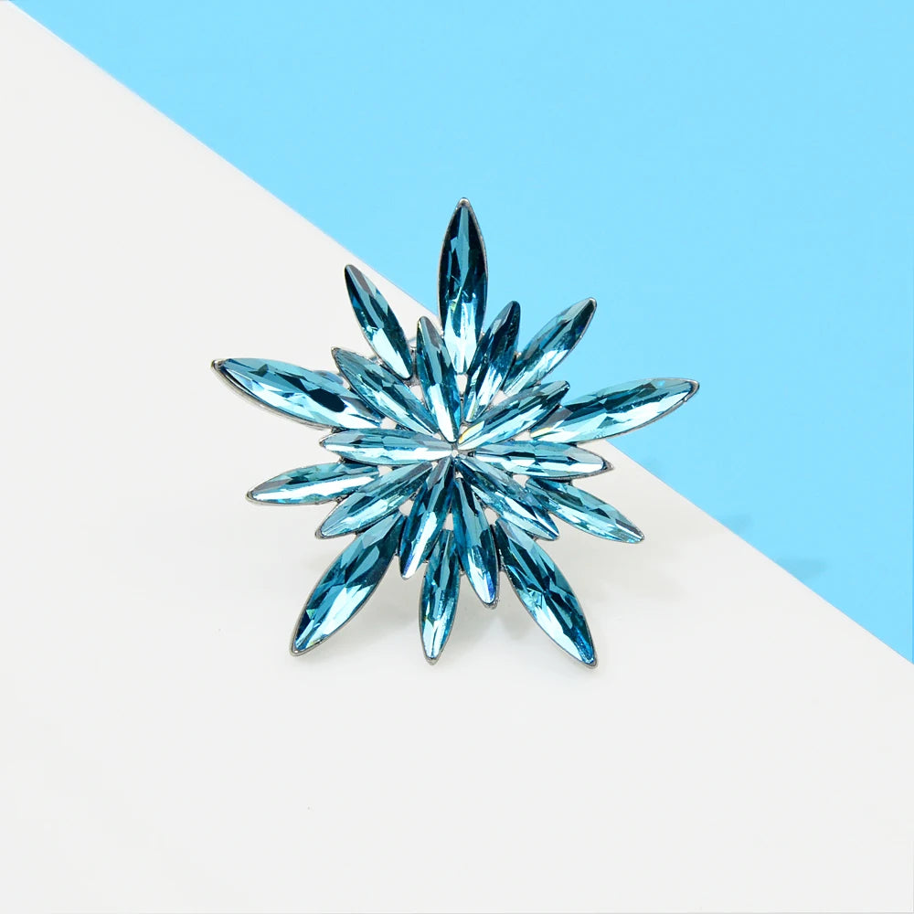 CINDY XIANG Blue Color Rhinestone Snowflake Brooch Winter Fashion Jewelry Beautiful Christmas Party Decoration High Quality