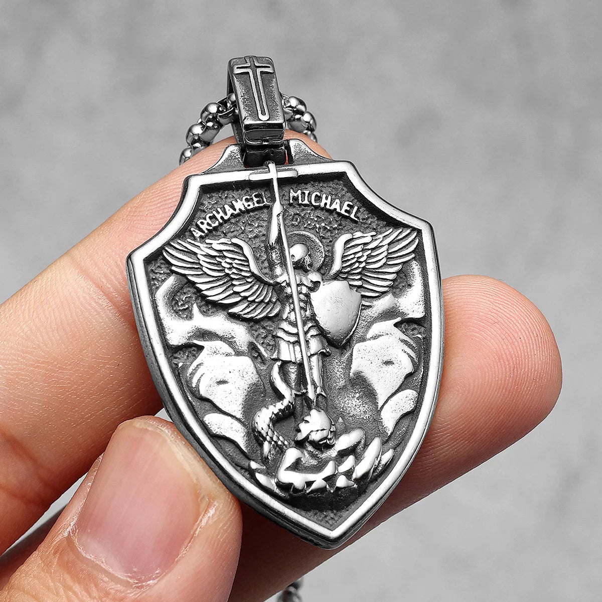 Pendentifs Archange Saint Michel Collier en Acier Inoxydable 316L Hommes Puissante Amulette Chaîne Rock Punk Vintage Bijoux Cadeau Accessoires