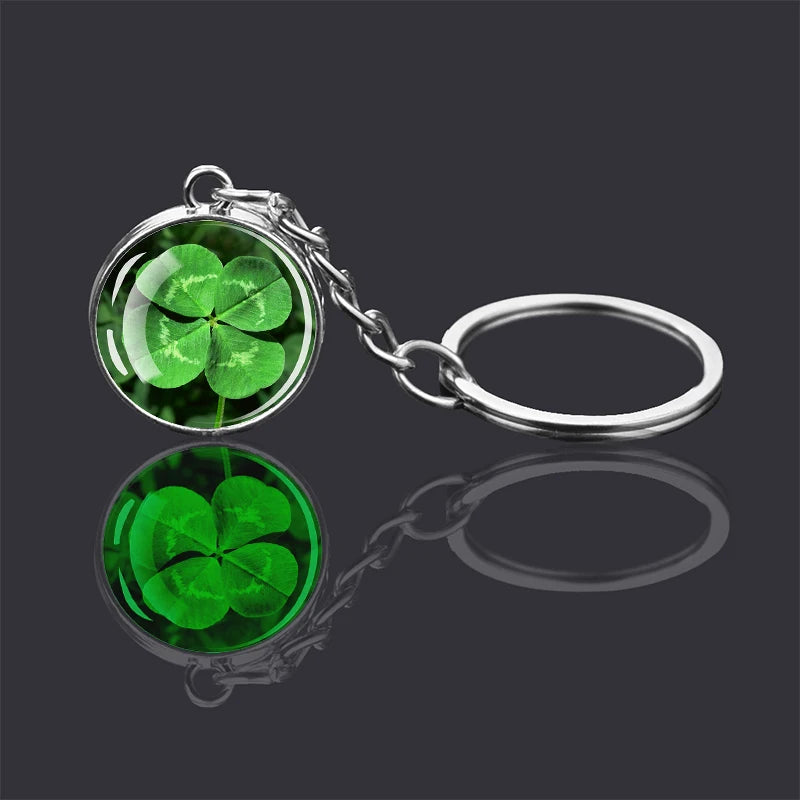 Glowing Clover Keychain Four Leaf Clover Luminous Glass Ball Key Chain Keyring Lucky Jewelry St Patricks Day Gifts Irish Pendant