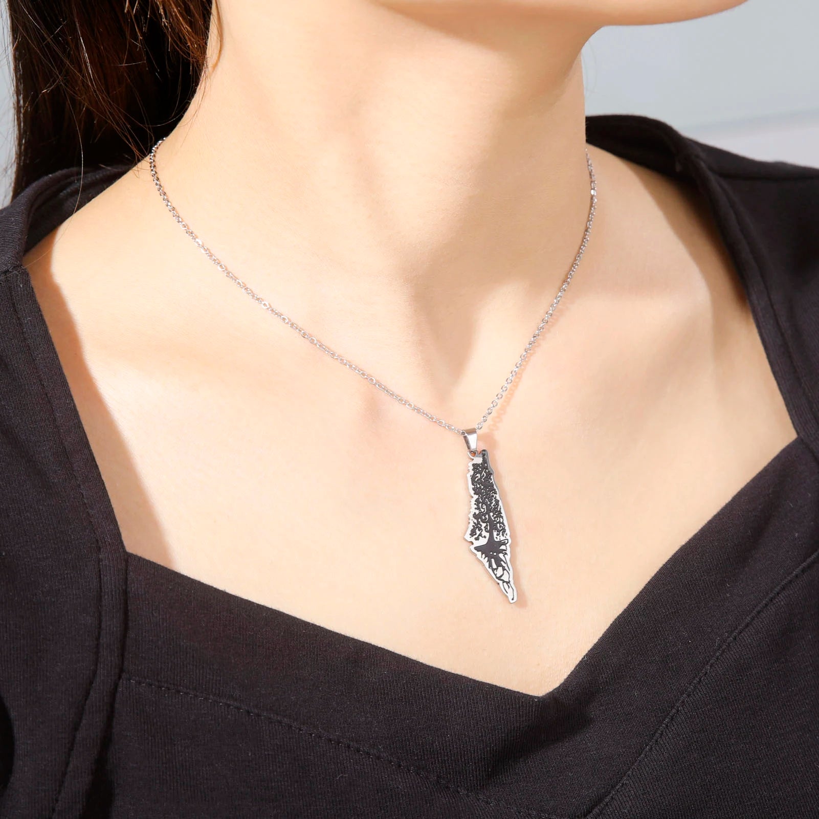 New Fashion Israel Map Rooted Tree Necklace Stainless Steel Pendant Choker Israel Plant Pattern Map Frame Charm Jewelry Gifts