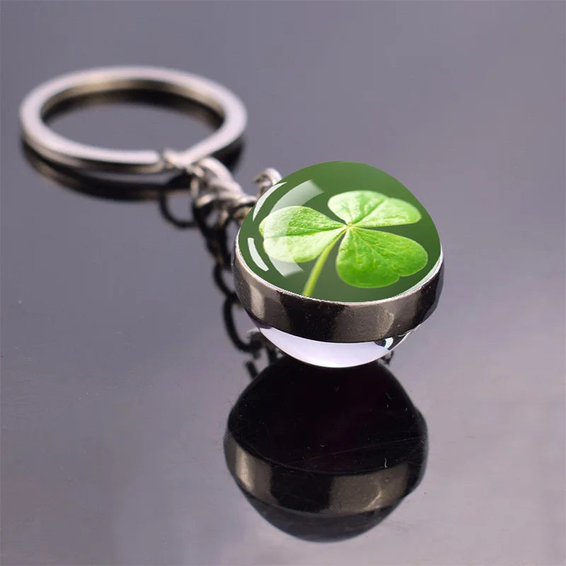 Natural Four-leaf Clover Glass Ball Keychain Daisy Metal Keyring Lucky Fashion Accessories for Women St. Patrick Day Jewelry