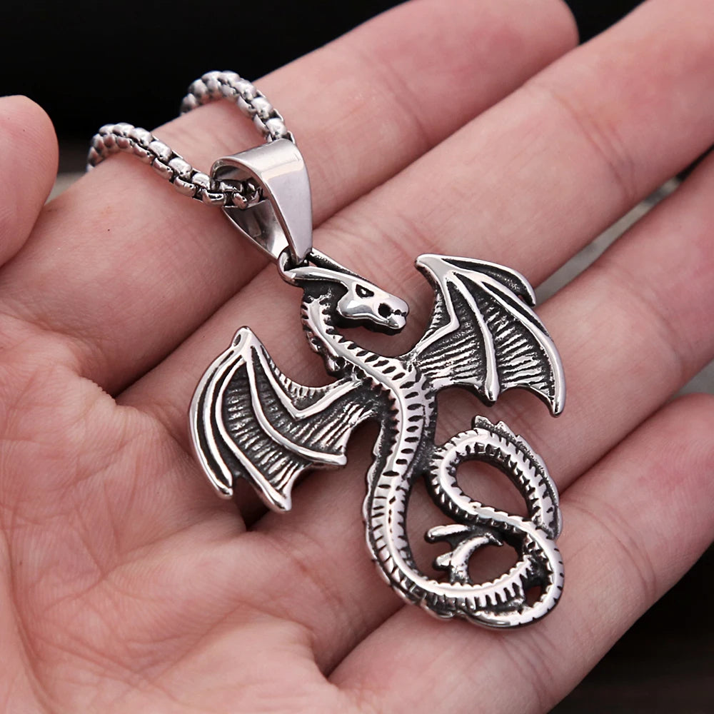 Collier avec pendentif dragon volant punk vintage pour hommes et femmes, collier ras du cou en acier inoxydable avec ptérosaure, bijoux à breloques, cadeaux