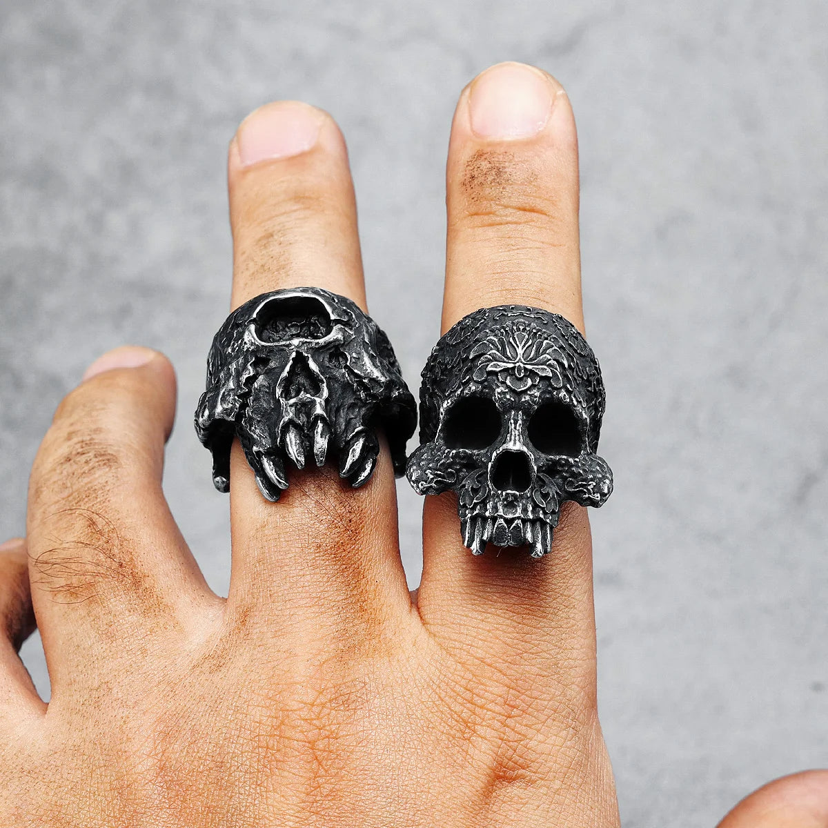 Carved Skull Men Rings 316L Stainless Steel Vintage Punk Hyperbolic Rock Party for Biker Rider Male Boyfriend Jewelry Best Gift