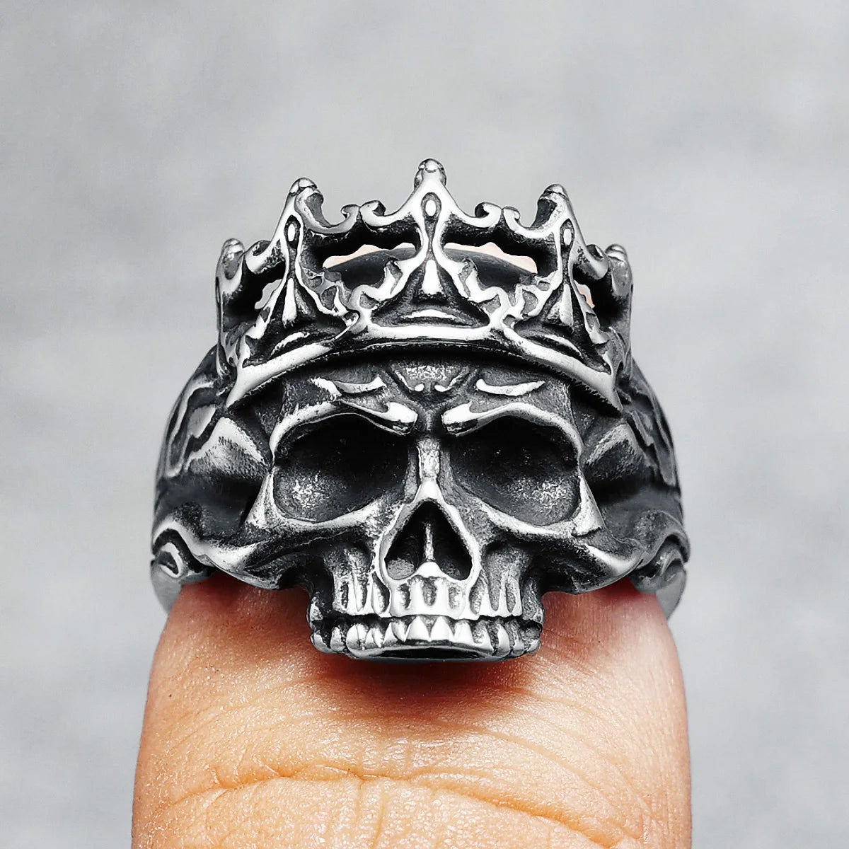 King Ring Skull Men Rings 316L Stainless Steel Ancient Queen Ring Rock Party for Biker Rider Male Boyfriend Jewelry Best Gift