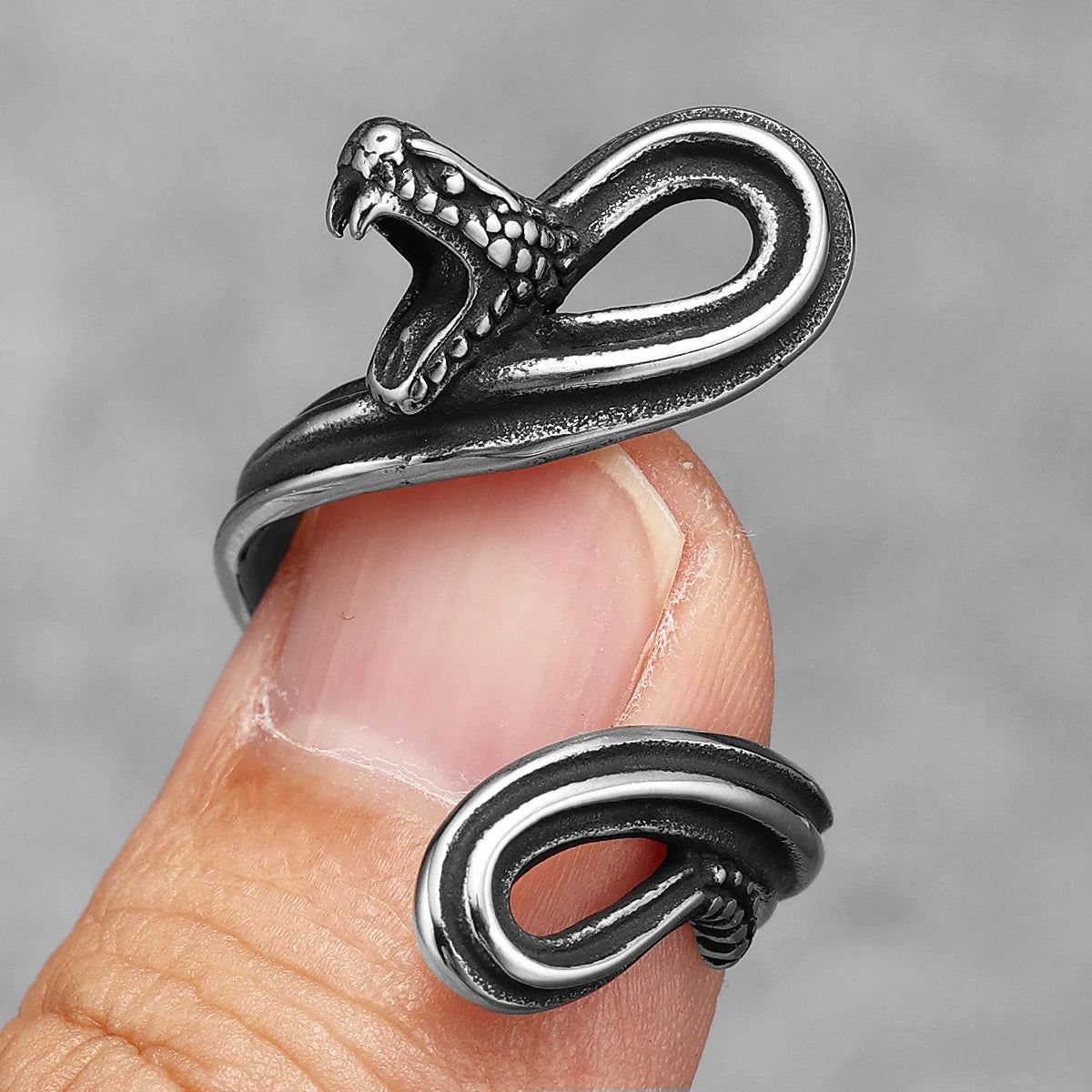 Ferocious Snake Ring 316L Stainless Steel Men Open Rings Viper Punk Rap Rock for Raper Male Jewelry Halloween Creativity Gift