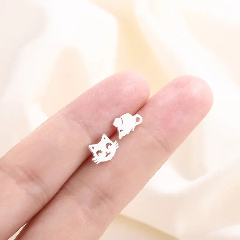 New Fashion Lovely Cat Earrings for Women Hollow Out Design Minimalist Animal Stud Earrings with Shiny Statement Jewelry Gifts