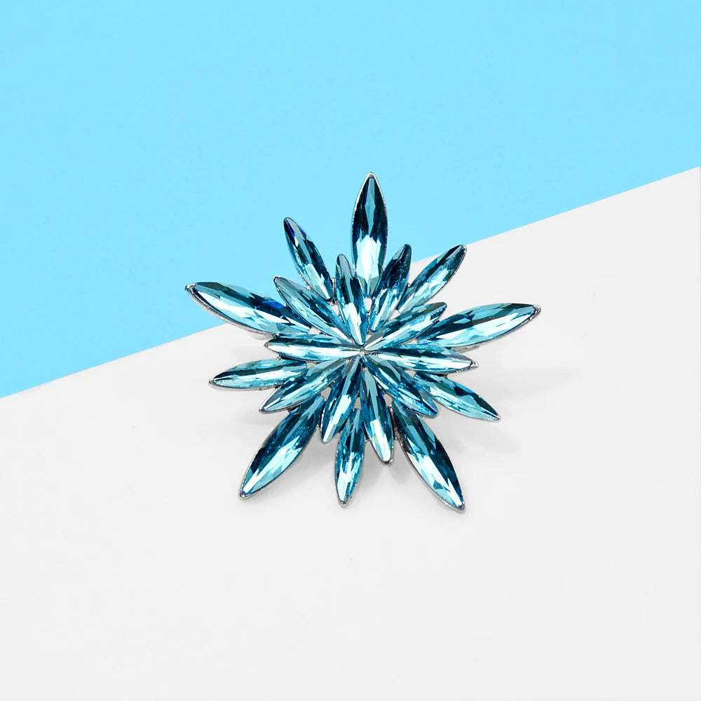 CINDY XIANG Blue Color Rhinestone Snowflake Brooch Winter Fashion Jewelry Beautiful Christmas Party Decoration High Quality