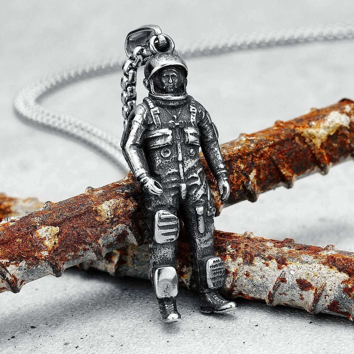 Classic Astronaut Necklaces Stainless Steel Men Trendy Hip Hop Rap Pendant Chain Party for Boyfriend Male Jewelry Gift Wholesale