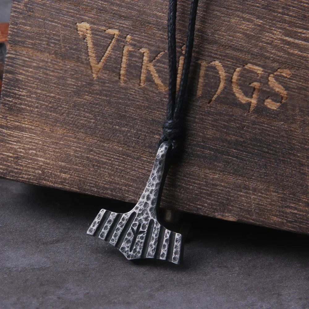 Fashion Valknut Viking Thor's Hammer Pendant Necklace With keel Chain As Men Gift with wooden box