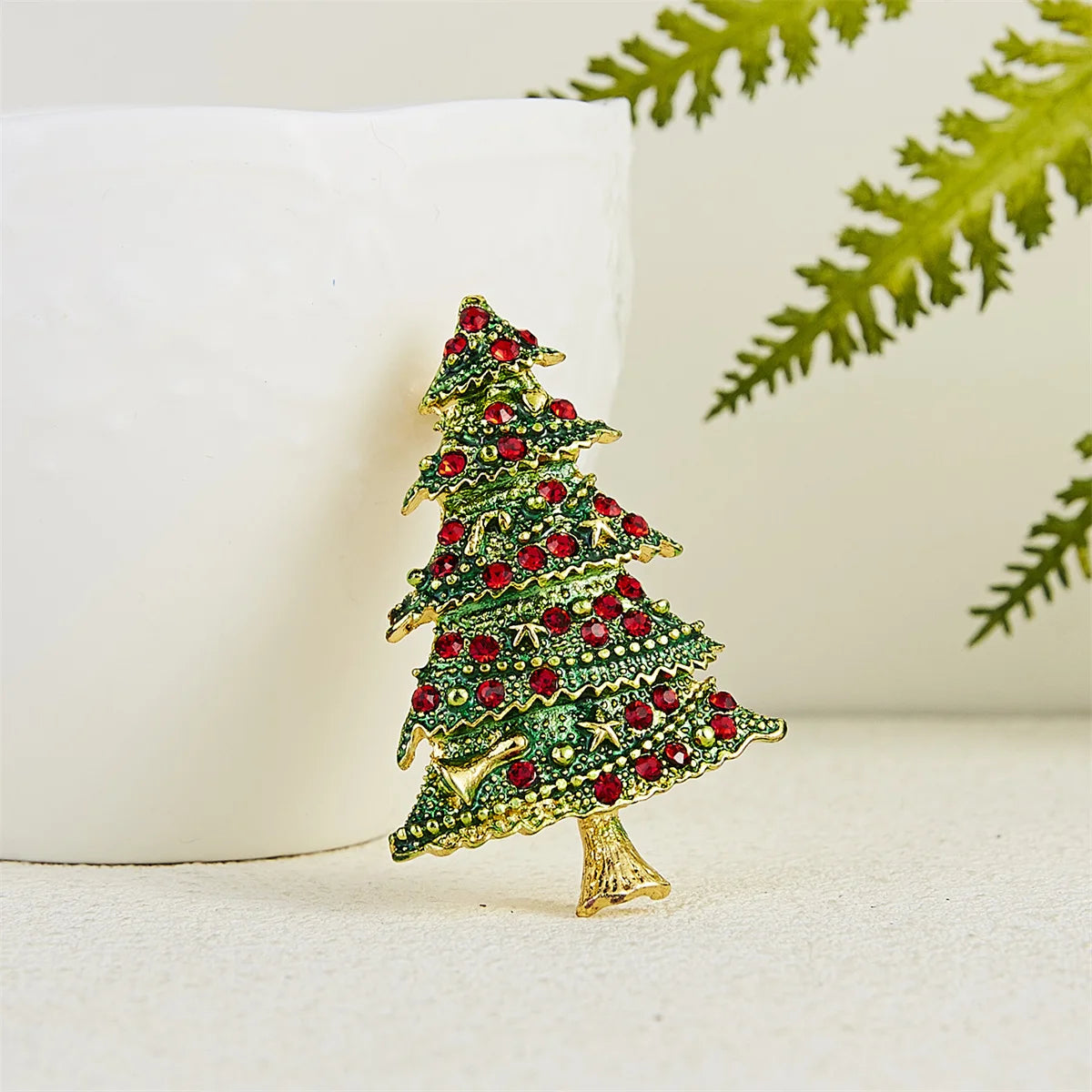 Luxury Exquisite Rhinestone Christmas Brooches Christmas Tree Enamel Brooch Pins for Women Fashion Jewelry New Year Party Gifts