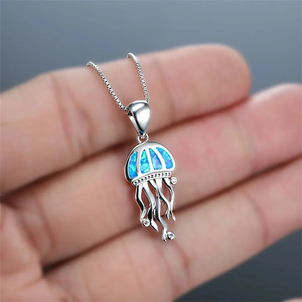 Fashion Cute Sea Jellyfish Pendant Necklace for Women Girl Inlay Imitation Blue Opal Necklace Wedding Party Jewelry Accessories