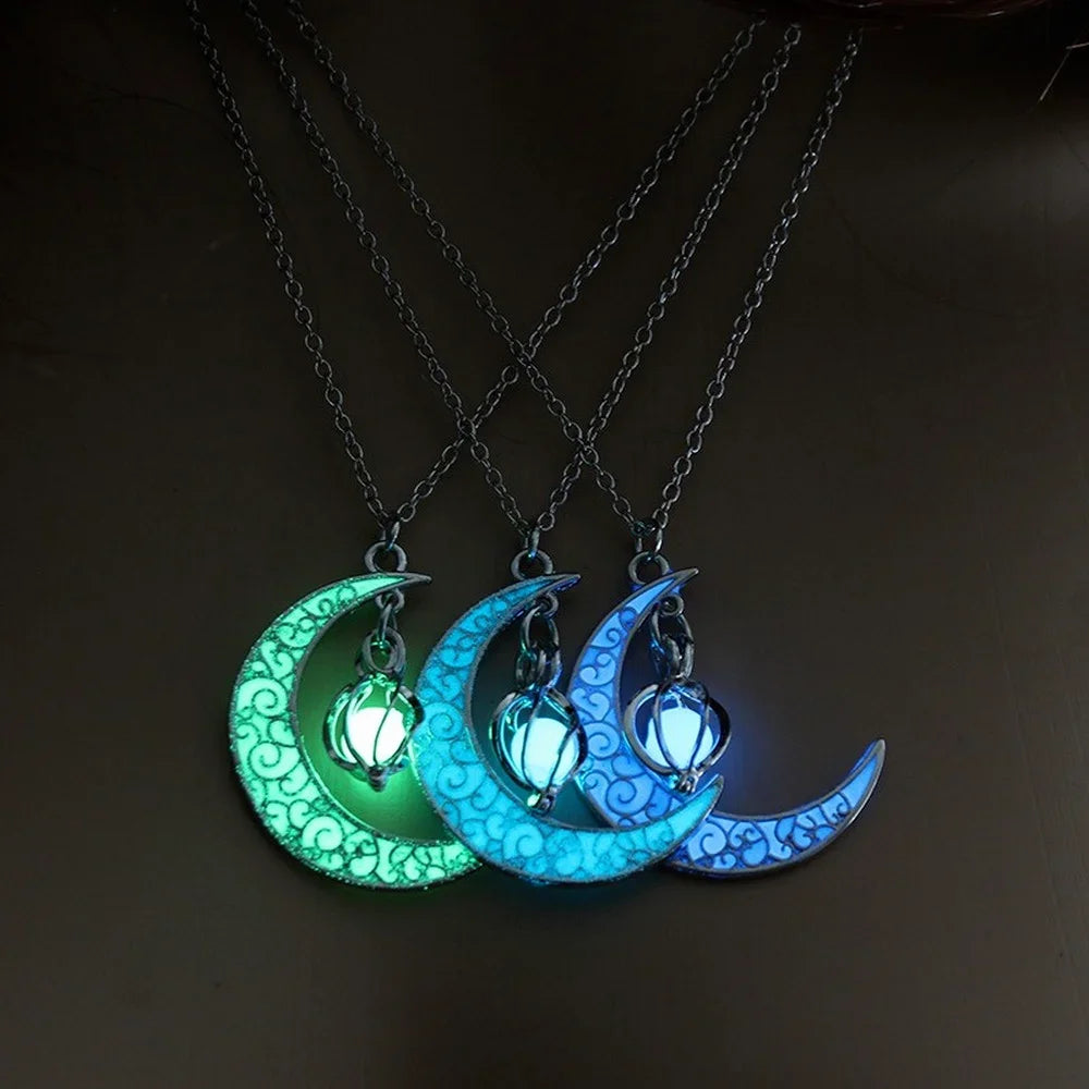 Colgante de jaula hueca luminosa con forma de luna, estrella y planeta que brilla en la oscuridad, novedoso collar para regalo de Halloween