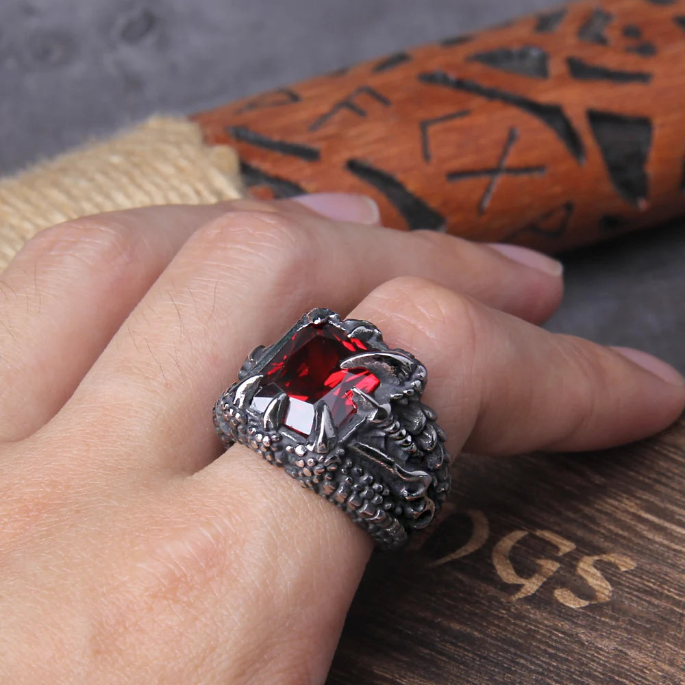 Kein Verblassen Punk Drachenring Casting Prong Fassung Roter CZ Stein Edelstahl Christus Gebet Männlicher Allianz Schmuck mit Holzbox