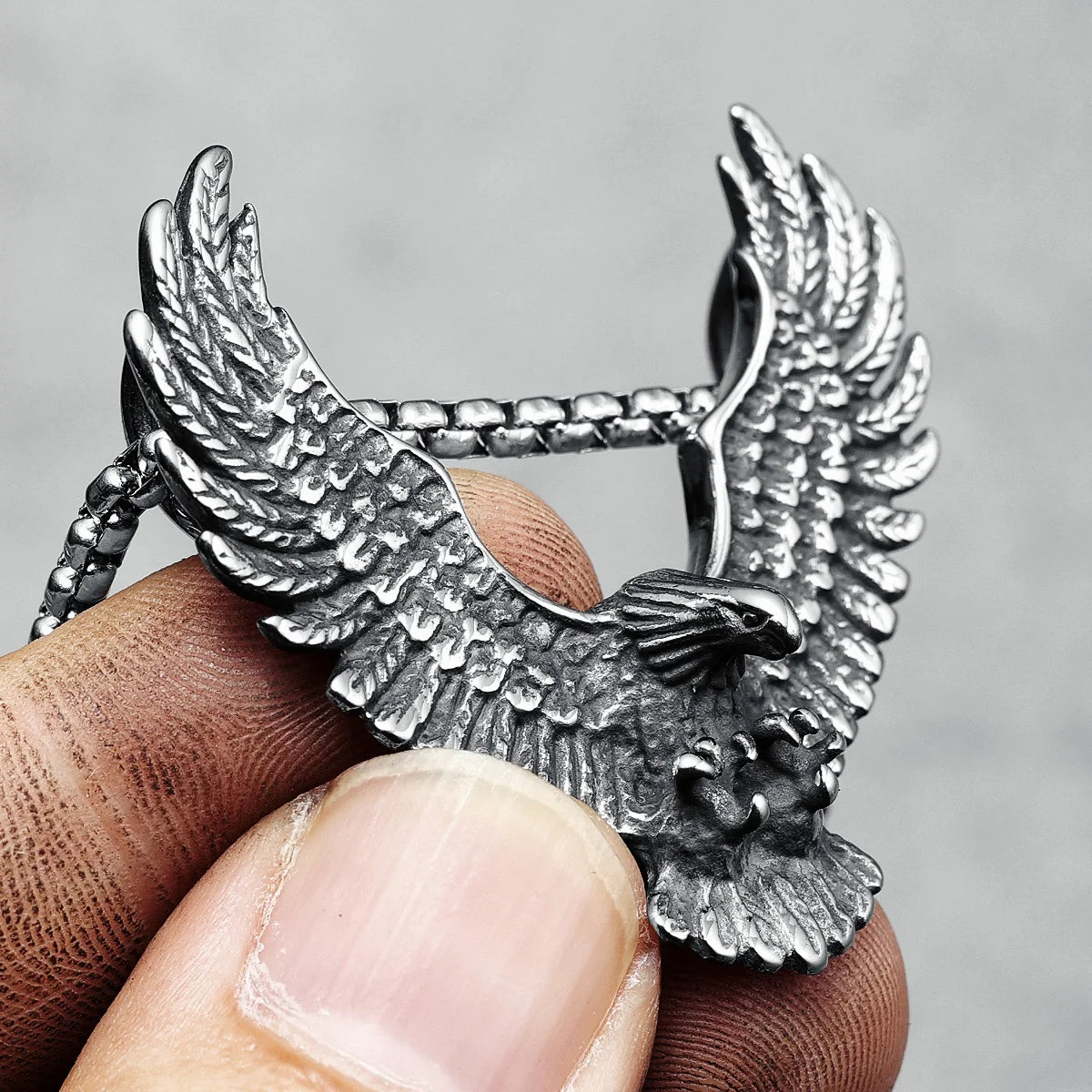 Flying Eagle Pendants Men Necklace 316L Stainless Steel Wild Hawk Hunting Chain Rock Party for Friend Male Jewelry Special Gift