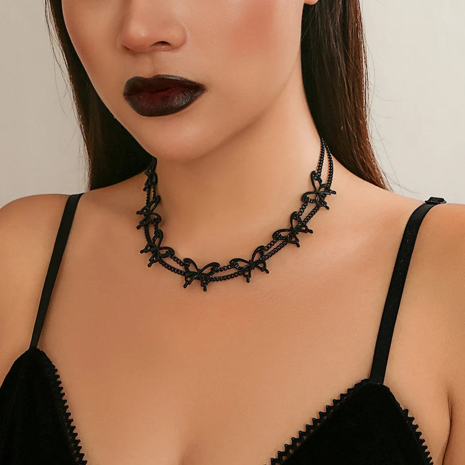 Ingemark Goth - Collar de cadena de clavícula con mariposa negra hueca para mujer, gargantilla corta multicapa vintage, regalo de joyería de Halloween