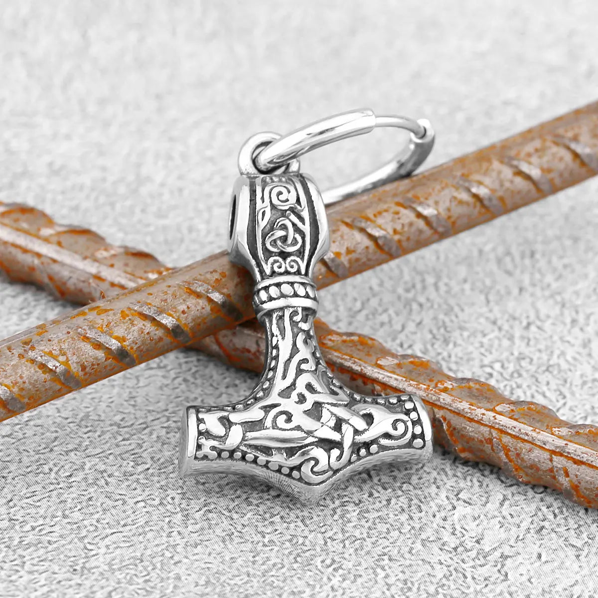 Odin Retro Thor's Hammer Viking Earrings Nordic Men's Teen Amulet Jewelry Earrings Punk Fashion Gift Wholesale Free Delivery