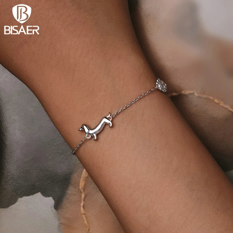 Pulsera BISAER 100 % de plata de ley 925 con forma de perro salchicha, brazalete chapado en platino para mujer, joyería fina para fiestas ECB262