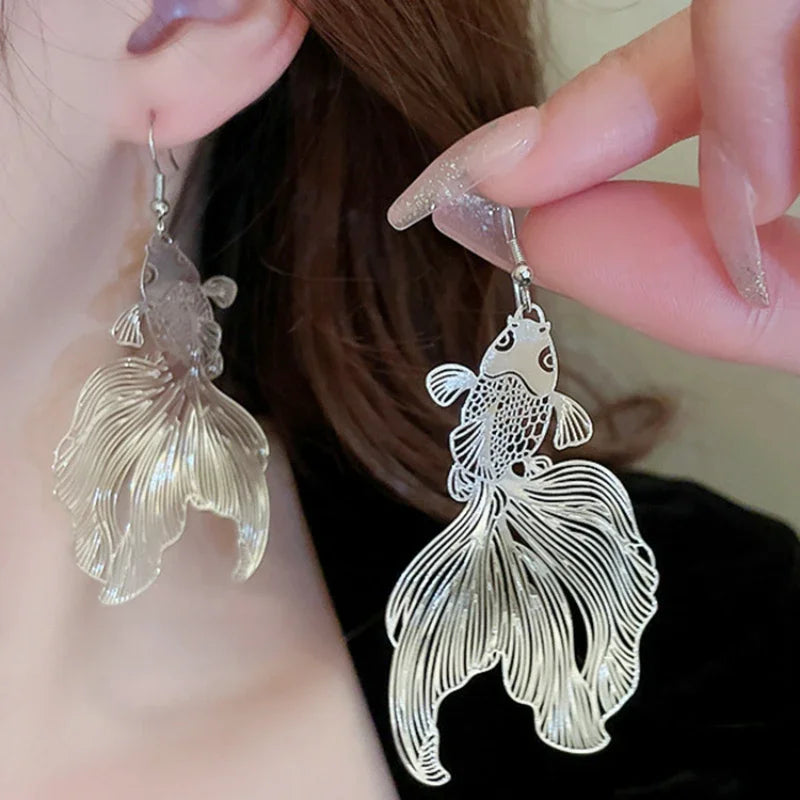 New Fashion Koi Earrings Exaggerated Hollow Metallic Pendant Goldfish Earrings Geometric Earrings for Women Jewelry Fish Earring