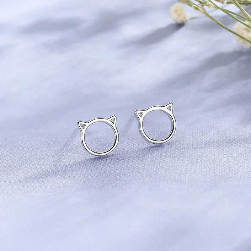 New Fashion Lovely Cat Earrings for Women Hollow Out Design Minimalist Animal Stud Earrings with Shiny Statement Jewelry Gifts