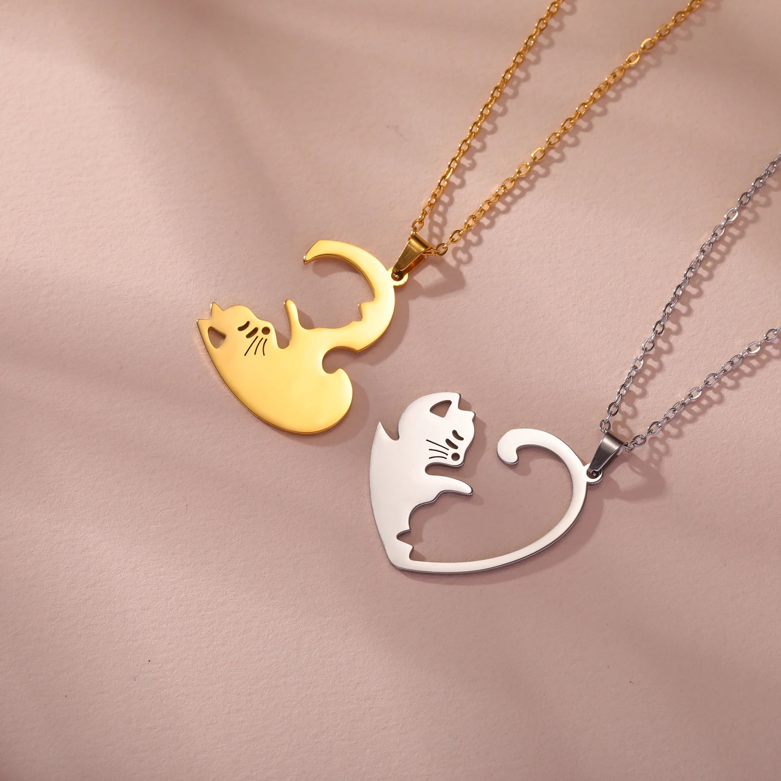 Dreamtimes Couple Jewelry Round Broken Heart Hugging Cat Necklace Women Yinyang Stainless Steel Pendant Splicing Lovers Gifts