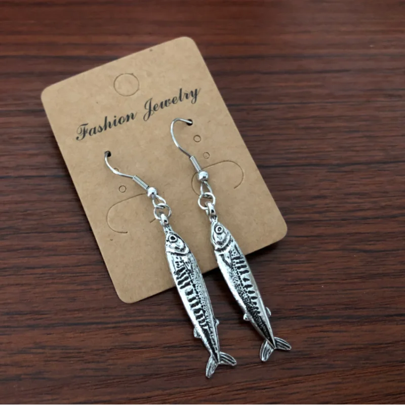 Boucles d'oreilles en forme de poisson sardine, bijoux d'océan, bijoux bohèmes, clous de sardine, pendentif d'oreille tendance, cadeau