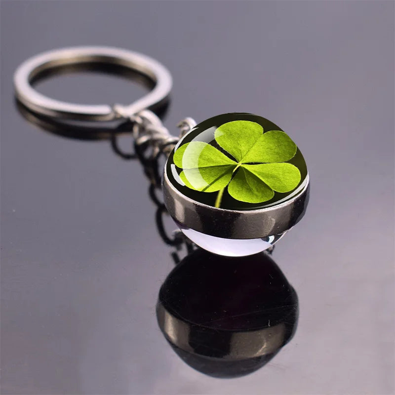 Natural Four-leaf Clover Glass Ball Keychain Daisy Metal Keyring Lucky Fashion Accessories for Women St. Patrick Day Jewelry