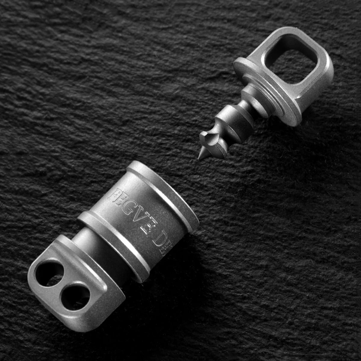 Luxury Titanium Men Key Chain Spin Rotary Car Key Ring Connector Holder Pluggable Lightweight for EDC Quickdraw Buckle Xmas Gift