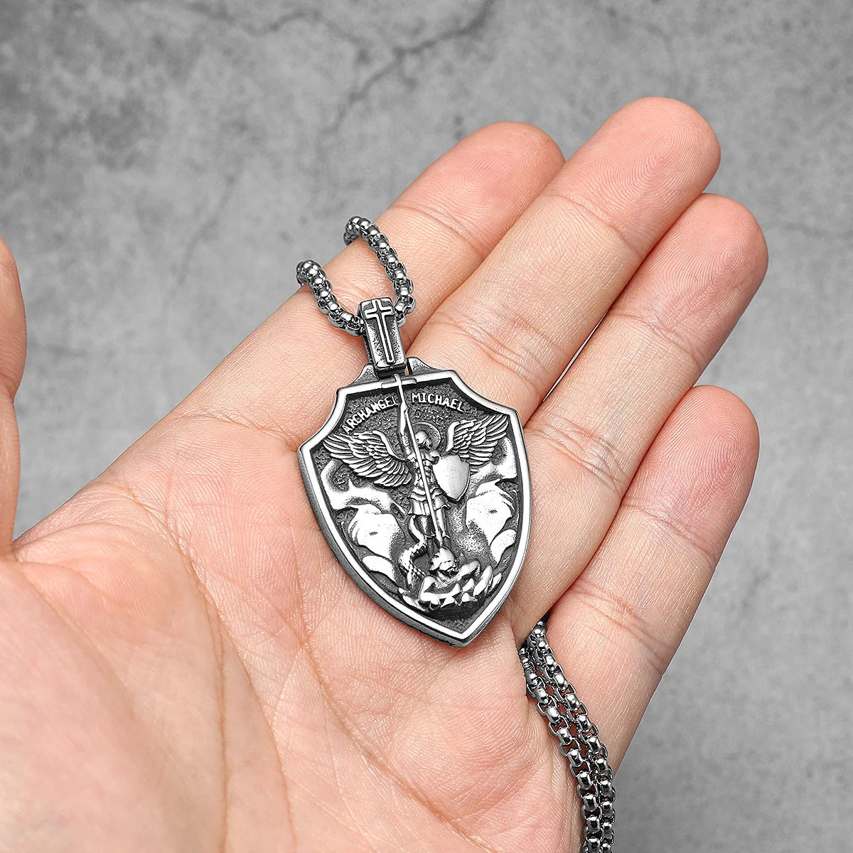 Pendentifs Archange Saint Michel Collier en Acier Inoxydable 316L Hommes Puissante Amulette Chaîne Rock Punk Vintage Bijoux Cadeau Accessoires