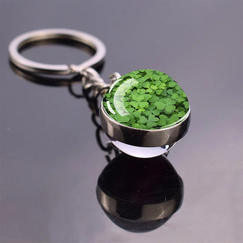 Natural Four-leaf Clover Glass Ball Keychain Daisy Metal Keyring Lucky Fashion Accessories for Women St. Patrick Day Jewelry