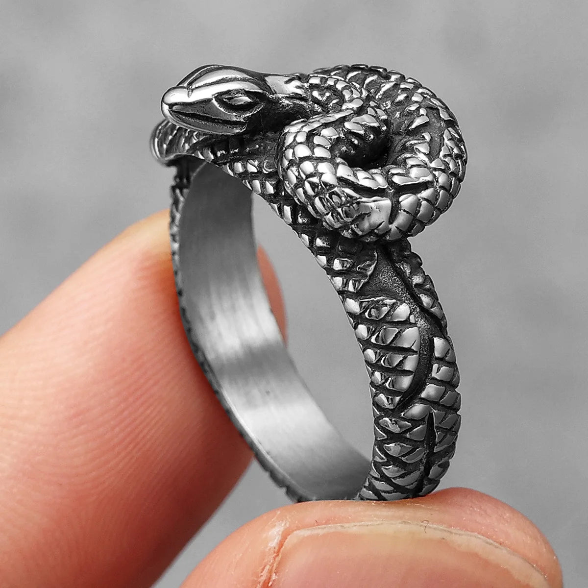 Bague serpent en acier inoxydable pour homme et femme, style punk rock vintage, bijoux motard, cadeau créatif pour Halloween, vente en gros, accessoires