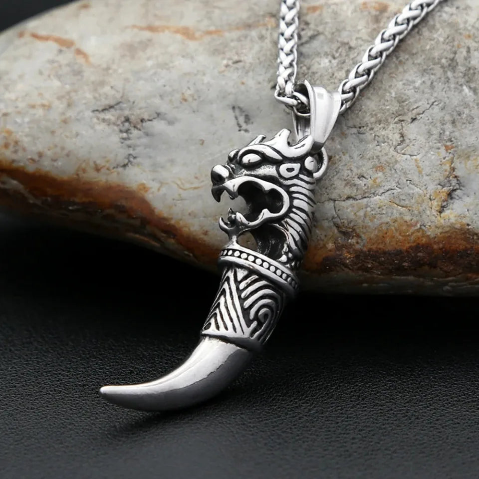 Gothic Vintage Wolf Tooth Pendant Necklace Fashion Punk Personality Stainless Steel Animal Necklaces For Man Amulet Jewelry Gift