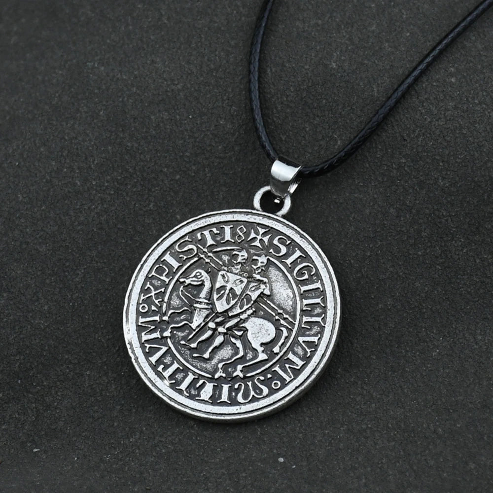 Viking Double War Horse Greek Latin Amulet Jewelry Knights Templar Exquisite Commemorative Seal Pendant Necklace