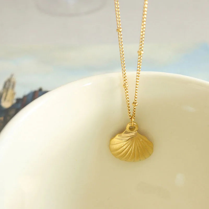 INS Trendy 18K Gold Plated Stainless Steel Shell Pendant Necklaces for Women Girls Waterproof Beach Jewelry Gift