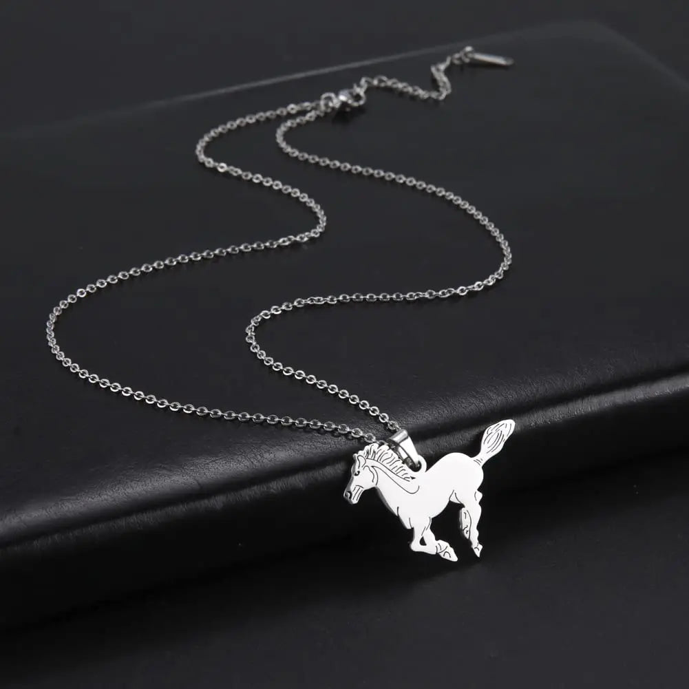 Colliers de chevaux Dreamtimes Collier pendentif cheval Collier en acier inoxydable Chaîne de cheval Bijoux de mode Cadeau de Noël pour femme