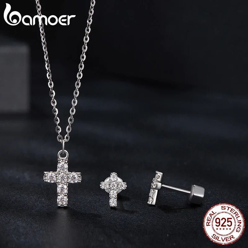 Collier en forme de croix en moissanite plaqué or blanc BAMOER pour femme, petit collier en argent sterling 925 avec croix religieuse, cadeau de Noël