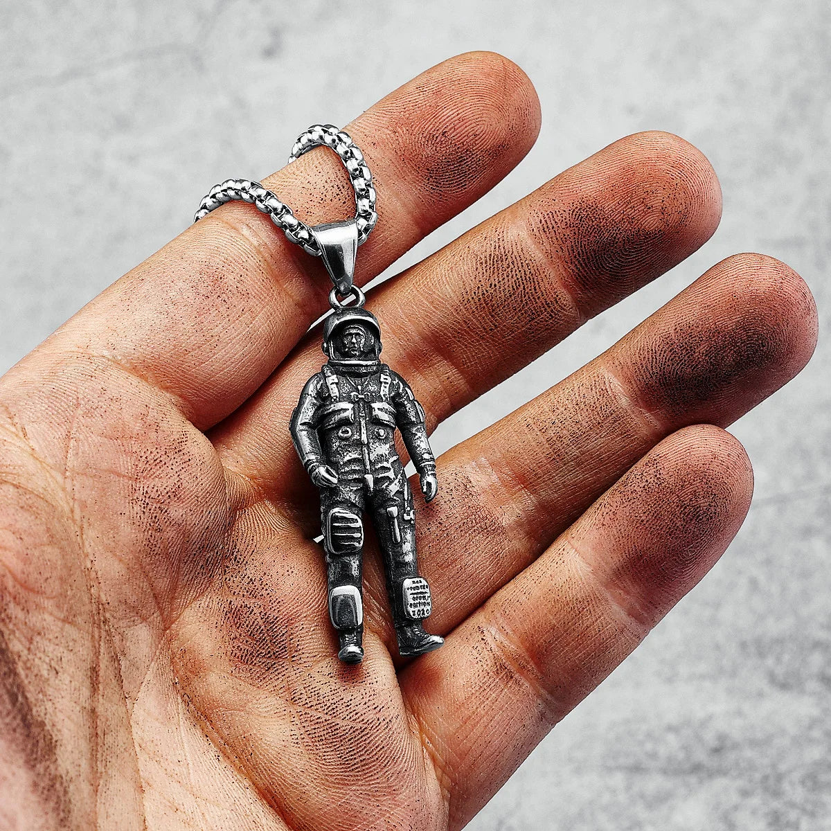 Classic Astronaut Necklaces Stainless Steel Men Trendy Hip Hop Rap Pendant Chain Party for Boyfriend Male Jewelry Gift Wholesale