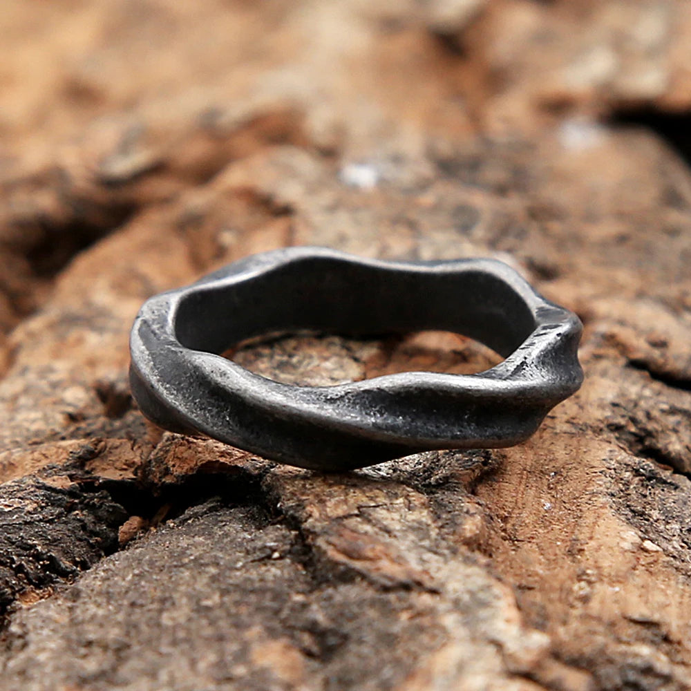 Fashion Simple Vintage Stainless Steel Twisted Ring For Men Women Unique Couples Finger Rings Punk Jewelry Anniversary Gifts