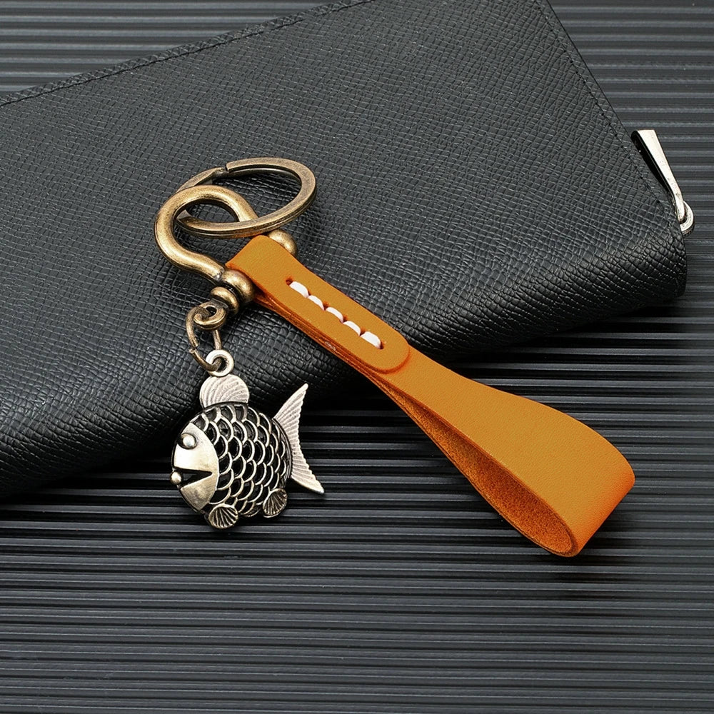 MKENDN Retro Handmade Genuine Leather Keychain Metal Fish Shackle D Lock Clasp With Screw Rod For Men Women Auto Holder Gifts