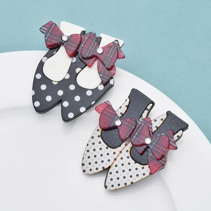 Wuli&baby Acrylic Polka-dots Shoes Brooches For Women Beautiful 2-color Bowknot Shoes Party Casual Brooch Pins Gifts