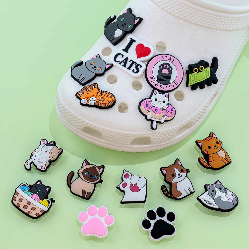 Lindos gatos zapatos encantos pines para Crocs